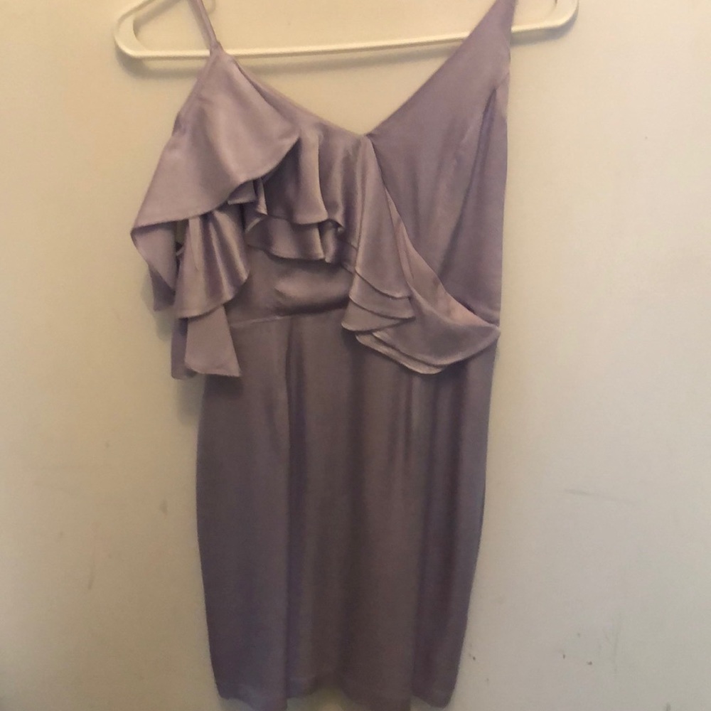 Formal dress! Stunning lavender color and silky